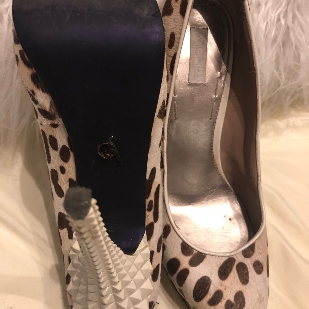 Pumps - Picture 4 of 5
